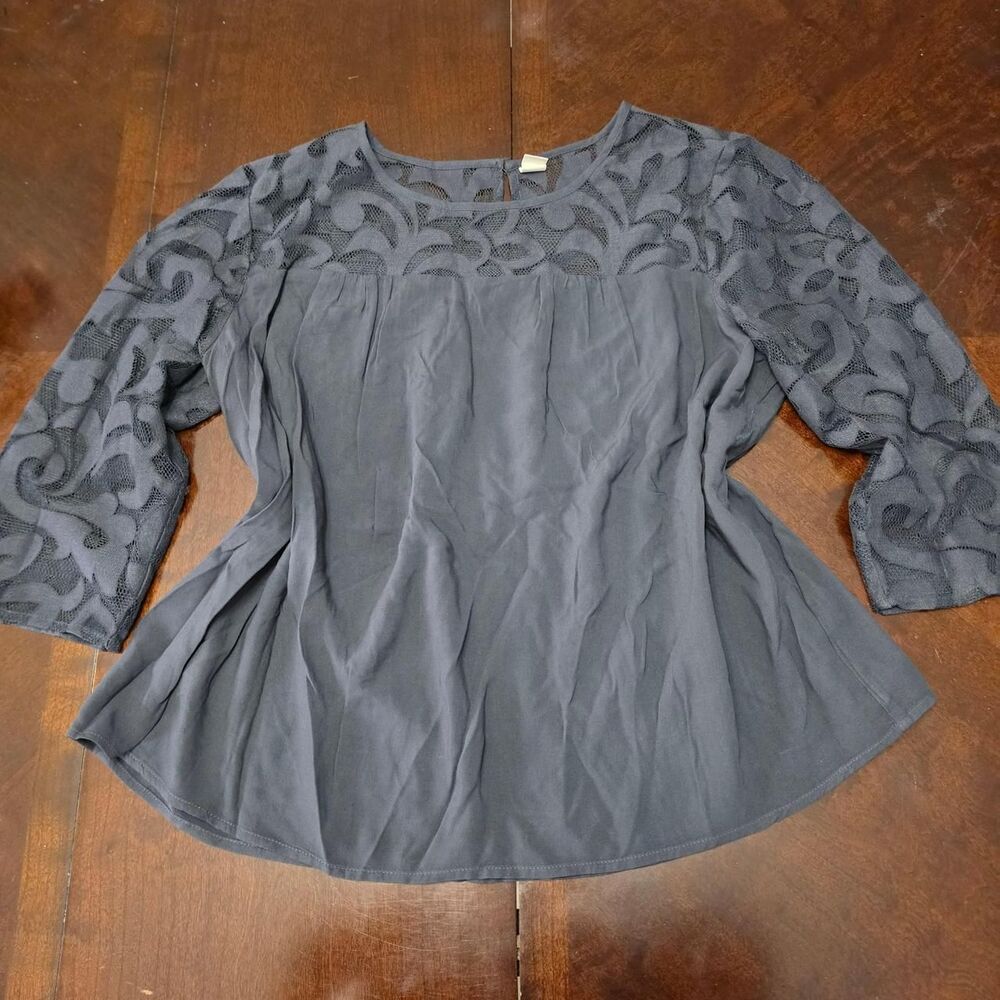 Lace Patterned Top - Picture 1 of 6